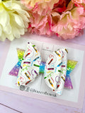 Colourful crayons hair bow