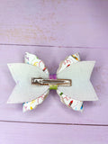 Colourful crayons hair bow