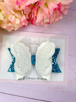 Colour changing butterfly bows