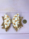 Croissant bow