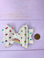 Star charm hair bow