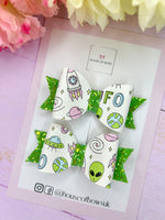 Green alien hair bows